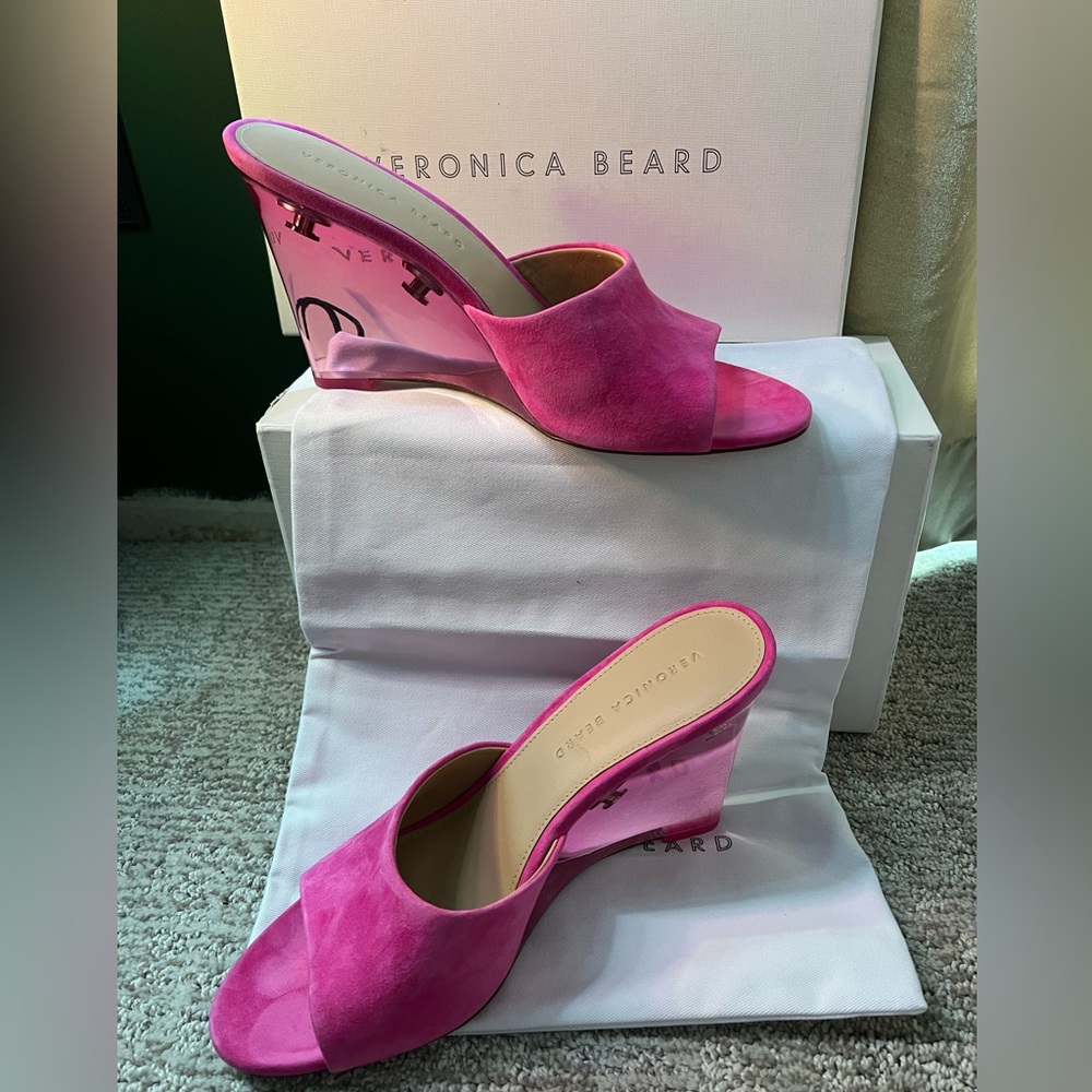 NWT Veronica Beard Fuchsia Suede Wedge Sandals. Size 9